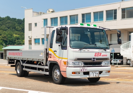 仕事の幅が広がる中型自動車免許